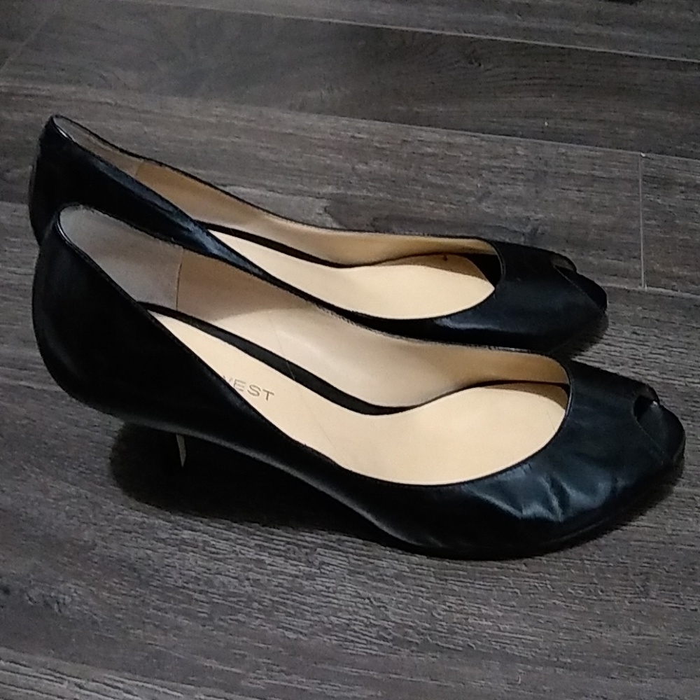 Nine West Black Peep-Toe Heels 9.5